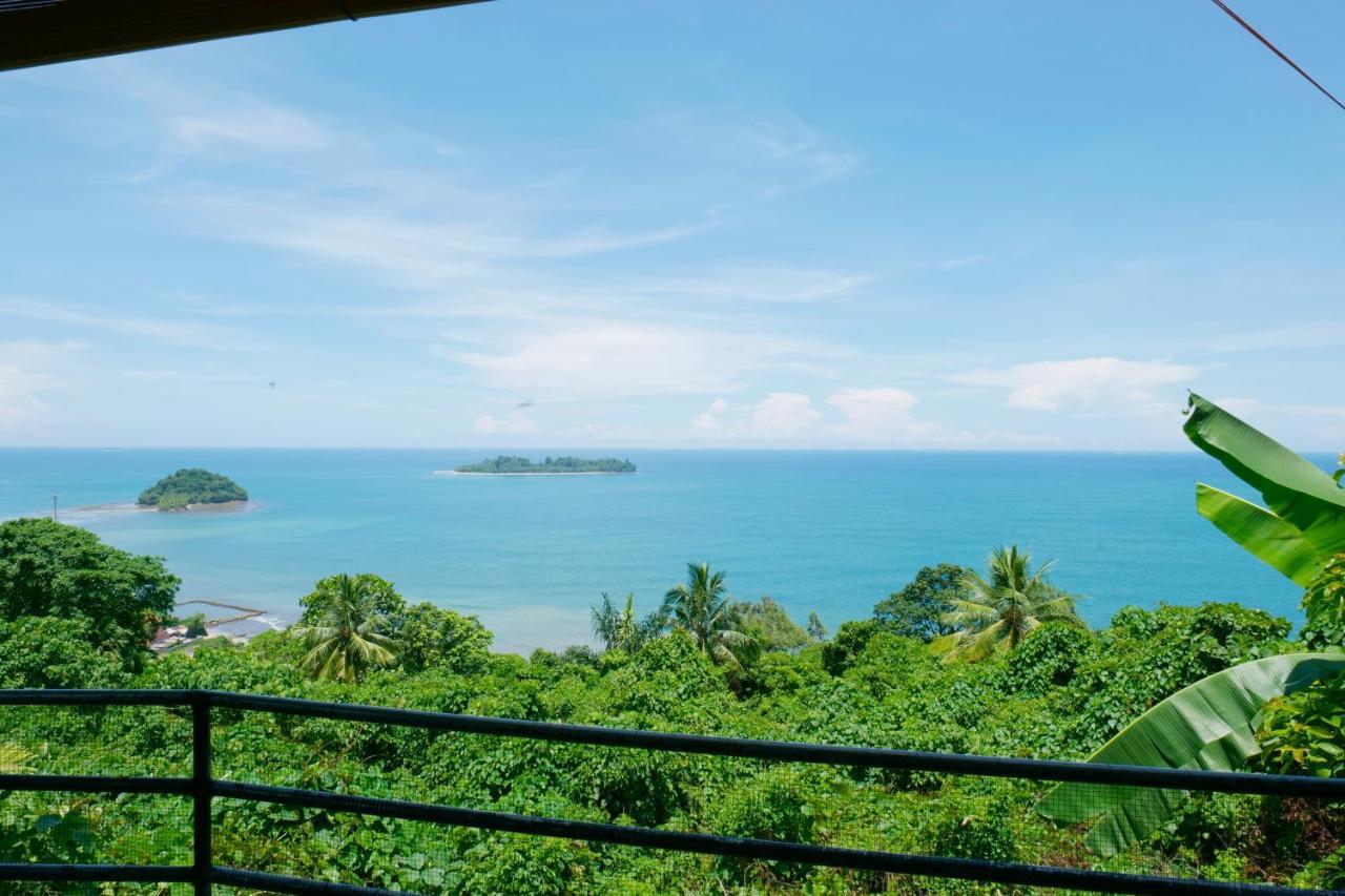 The View Padang, Amazing View, 8 Mins Mentawai Fast Ferry, Cold Beer,Close To Restaurants Exterior photo