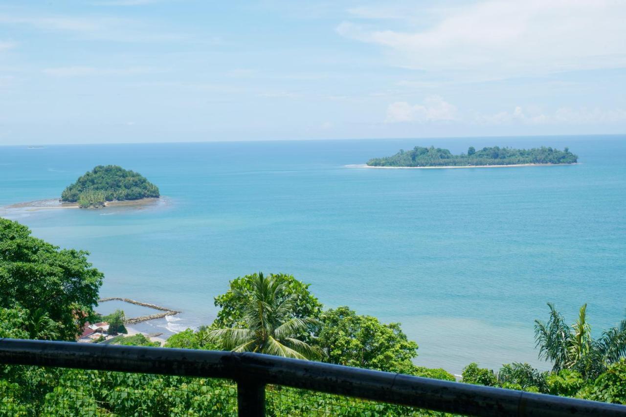 The View Padang, Amazing View, 8 Mins Mentawai Fast Ferry, Cold Beer,Close To Restaurants Exterior photo