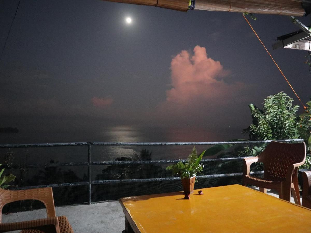 The View Padang, Amazing View, 8 Mins Mentawai Fast Ferry, Cold Beer,Close To Restaurants Exterior photo