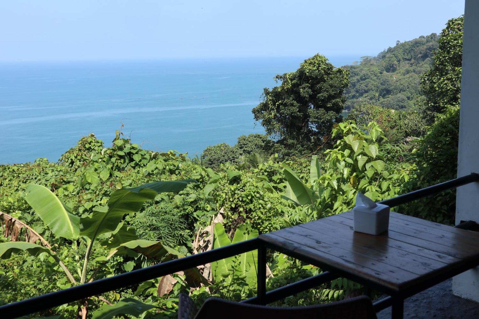 The View Padang, Amazing View, 8 Mins Mentawai Fast Ferry, Cold Beer,Close To Restaurants Exterior photo