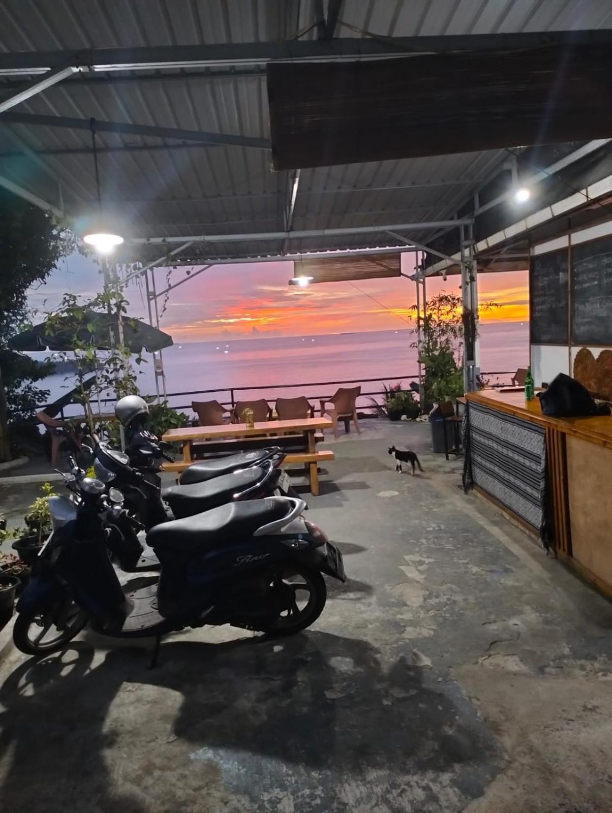 The View Padang, Amazing View, 8 Mins Mentawai Fast Ferry, Cold Beer,Close To Restaurants Exterior photo